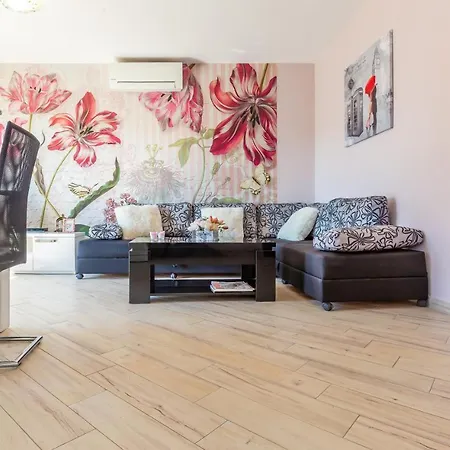 Apartment Andela 3 Makarska