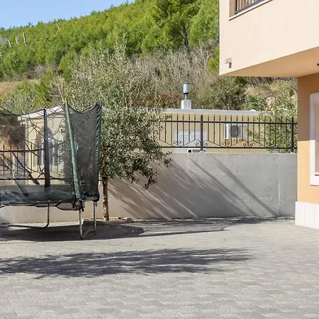 Andela 3 Apartment *