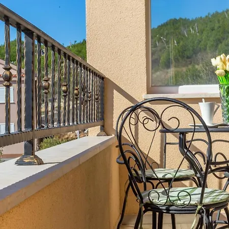 Apartment Andela 3 *